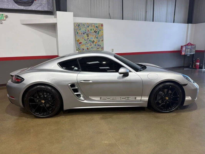 2024 Porsche 718 Cayman Style Edition