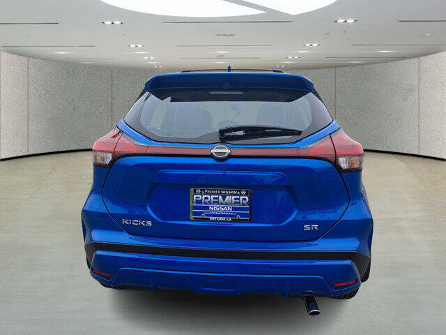 2023 Nissan Kicks SR