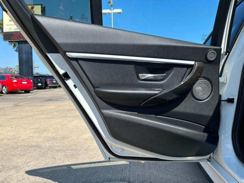 2018 BMW 3 Series 330i