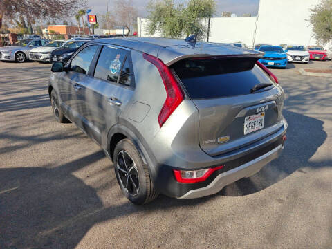 2023 Kia Niro LX