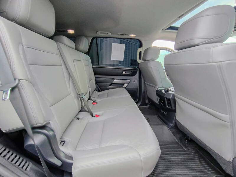 2024 Toyota Sequoia SR5