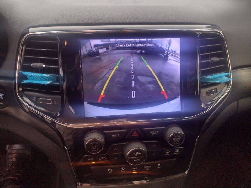 2020 Jeep Grand Cherokee Laredo