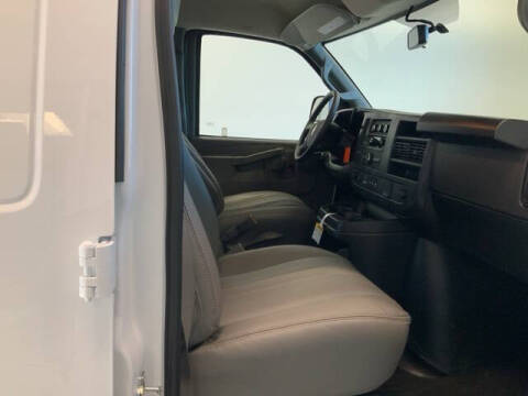 2025 Chevrolet Express 3500