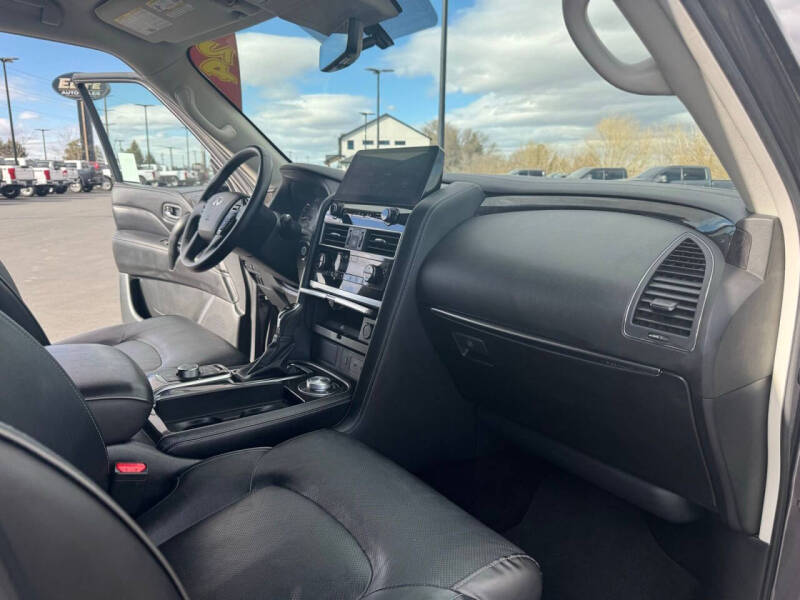 2024 Infiniti QX80 Luxe