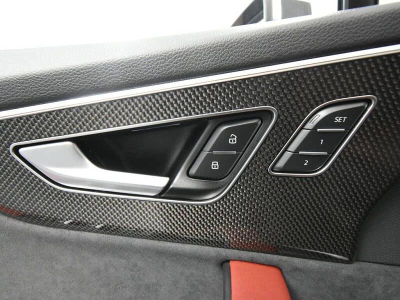 2024 Audi SQ7 4.0T quattro Premium Plus