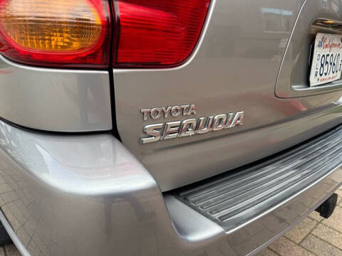 2004 Toyota Sequoia Limited