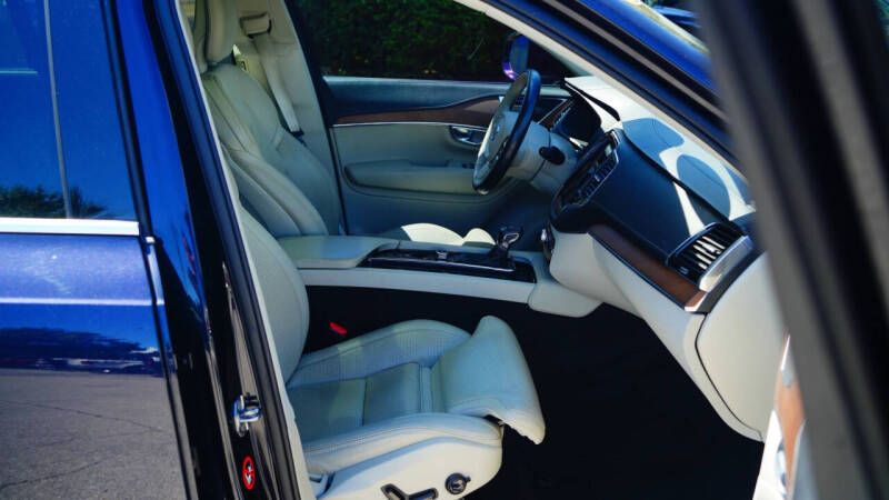 2017 Volvo XC90 T6 Inscription