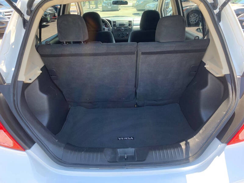 2011 Nissan Versa 1.8 S