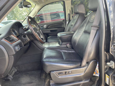 2013 Cadillac Escalade Platinum Edition