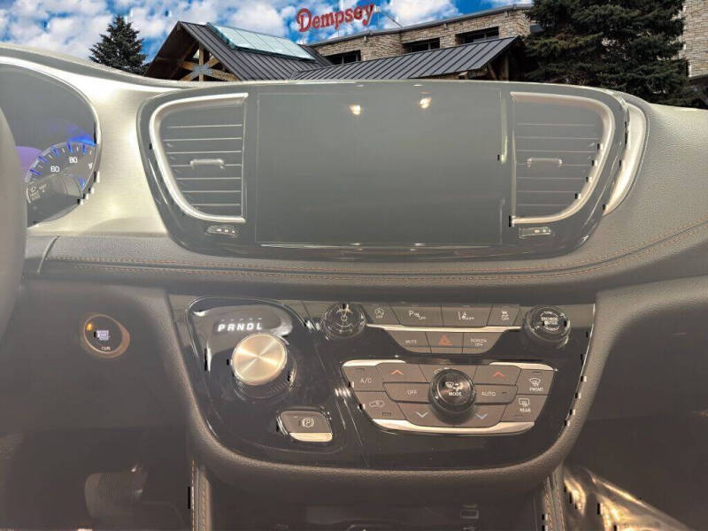 2026 Chrysler Pacifica Pinnacle