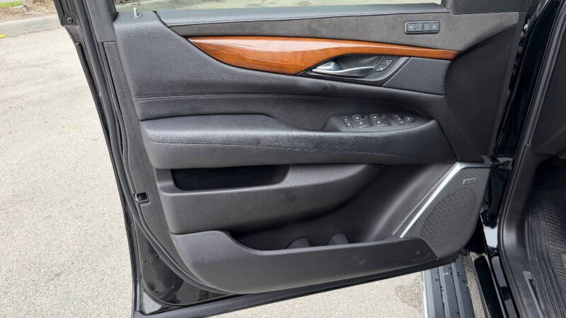 2018 Cadillac Escalade ESV Premium Luxury