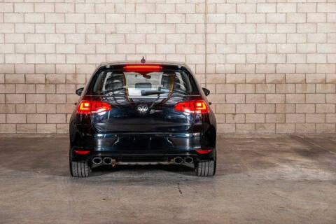 2017 Volkswagen Golf R 4Motion