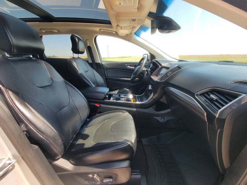 2019 Ford Edge Titanium