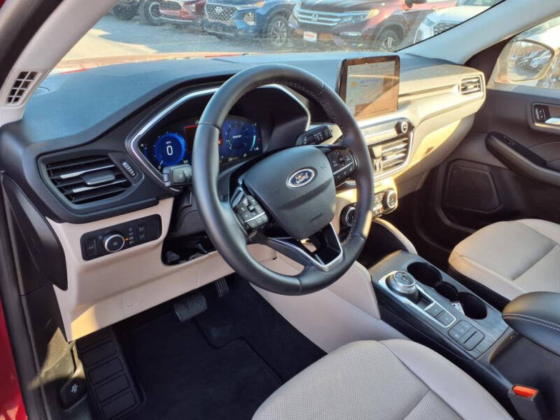 2022 Ford Escape Titanium