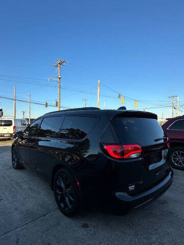 2020 Chrysler Pacifica Touring L