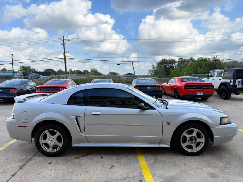 2004 Ford Mustang