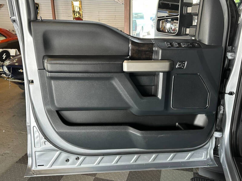 2022 Ford F-350 Super Duty Lariat