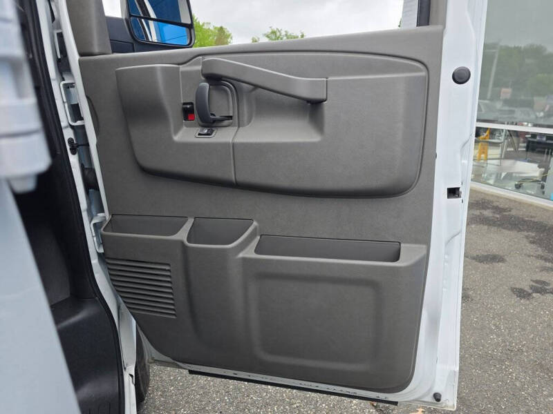 2023 Chevrolet Express 2500