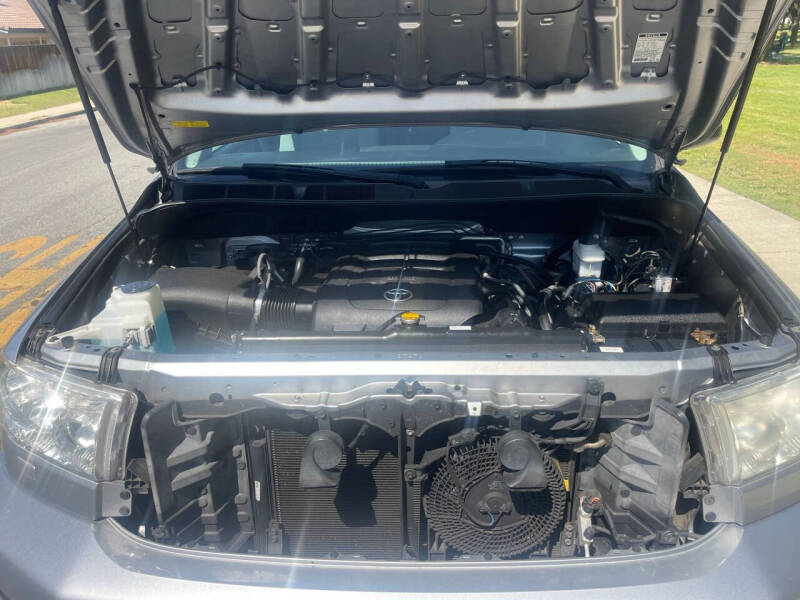 2016 Toyota Sequoia SR5