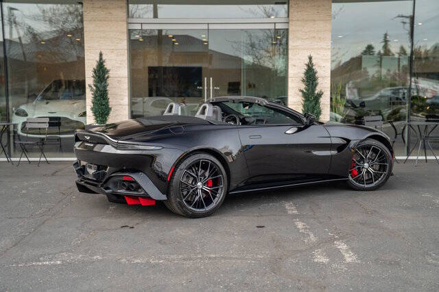2021 Aston Martin Vantage 42
