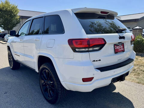 2017 Jeep Grand Cherokee Laredo