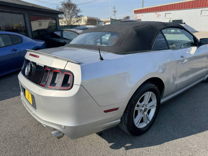 2013 Ford Mustang V6