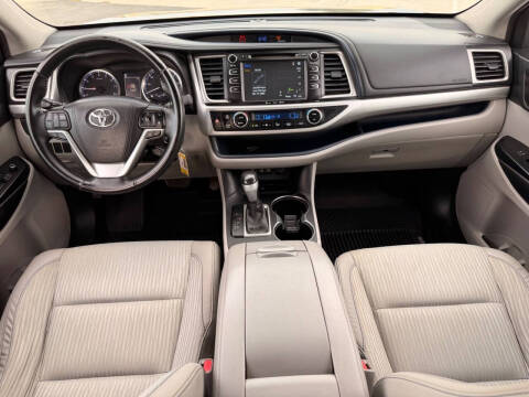 2017 Toyota Highlander LE Plus
