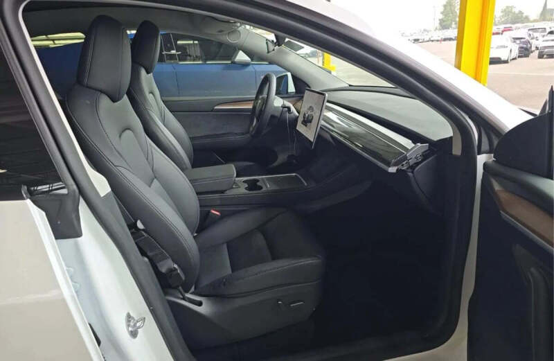 2024 Tesla Model Y Long Range