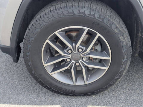 2019 Jeep Grand Cherokee Laredo E