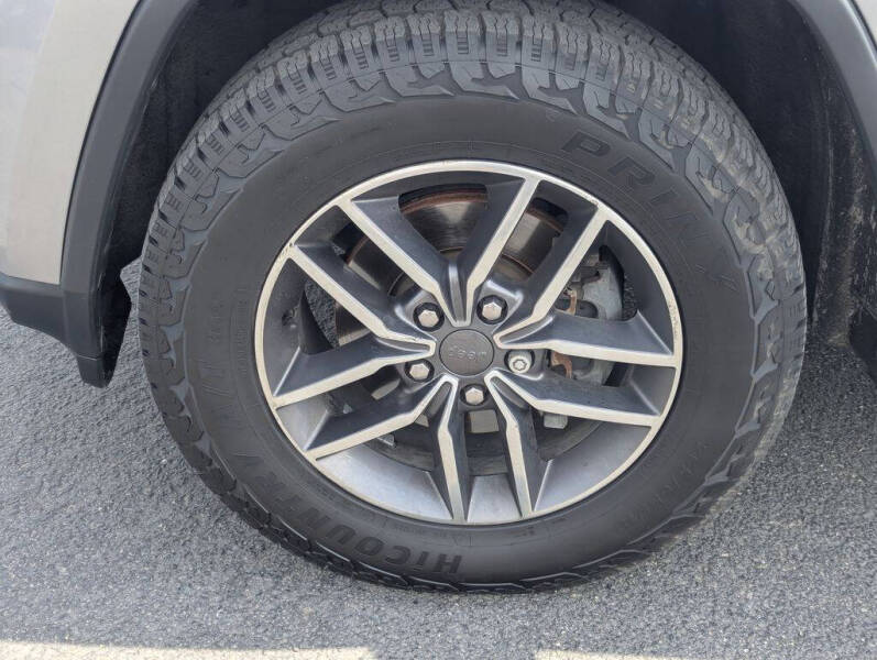 2019 Jeep Grand Cherokee Laredo E