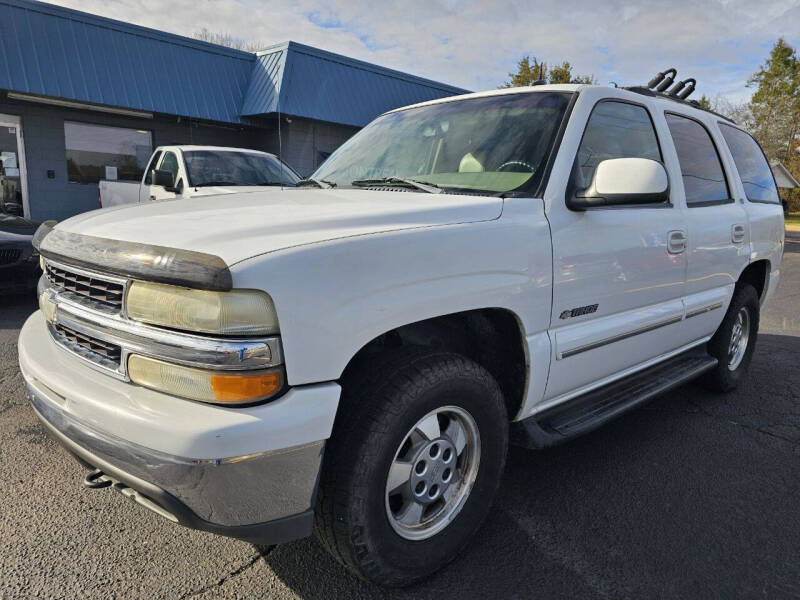 2003 Chevrolet Tahoe LS photo 2