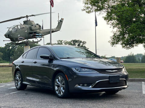 2015 Chrysler 200 for sale at Every Day Auto Sales in Shakopee MN