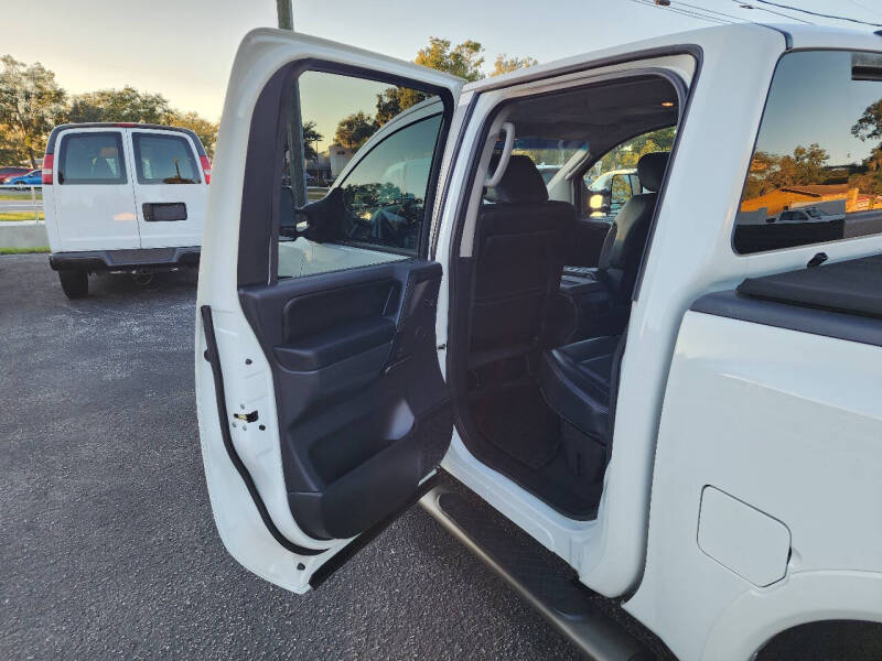 2011 Nissan Titan SL