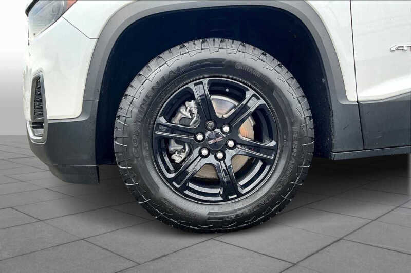 2022 GMC Acadia AT4