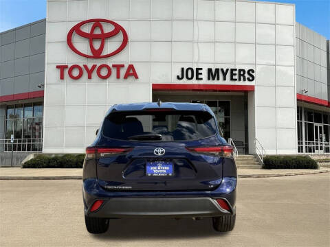 2025 Toyota Highlander LE