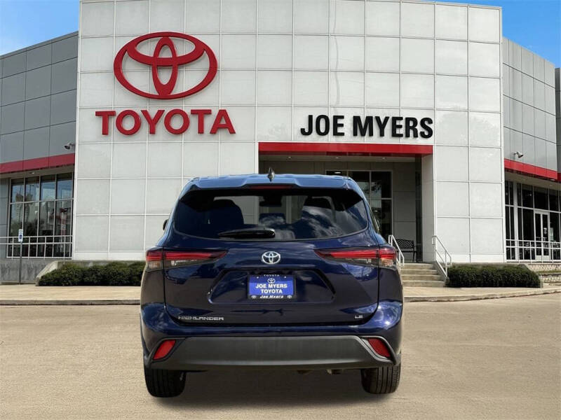 2025 Toyota Highlander LE