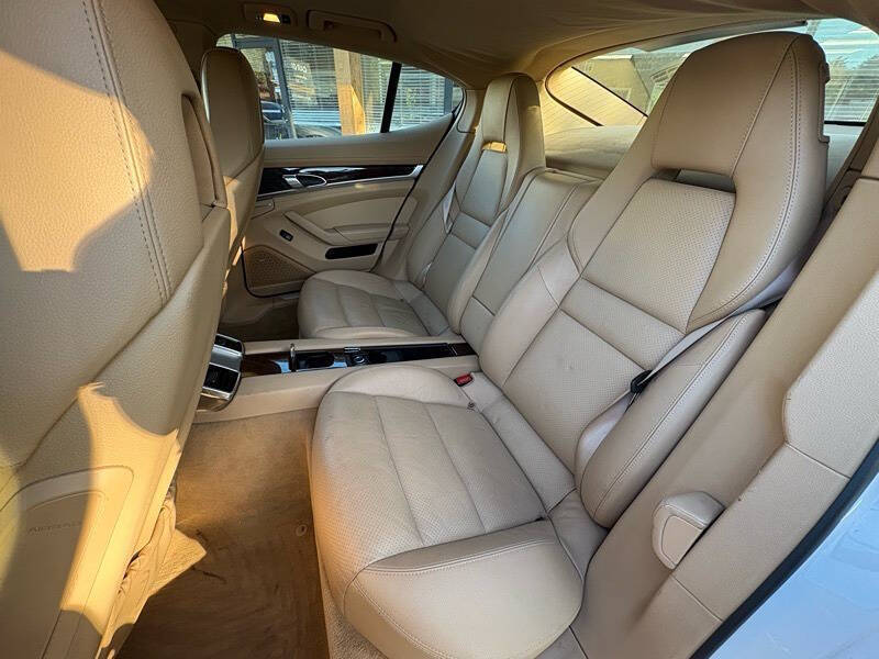 2011 Porsche Panamera 4