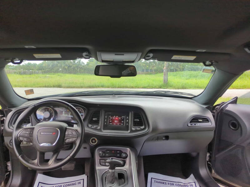 2017 Dodge Challenger SXT