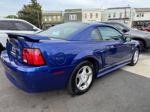 2004 Ford Mustang