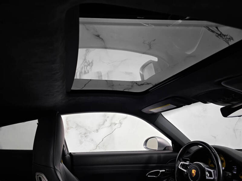 2019 Porsche 911 Carrera