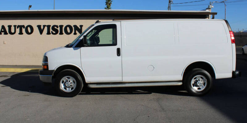 2022 Chevrolet Express 2500