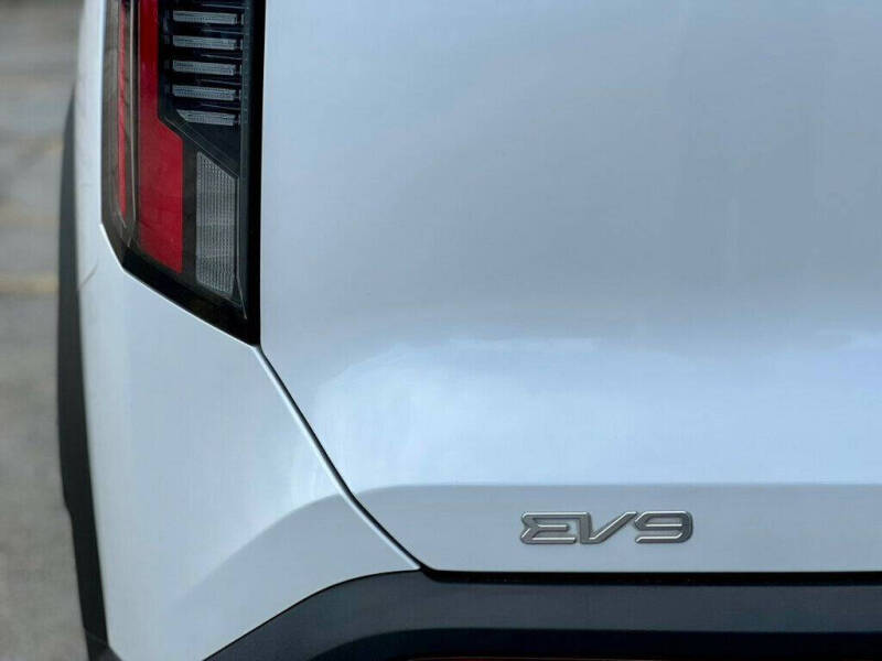 2024 Kia EV9 Light Long Range