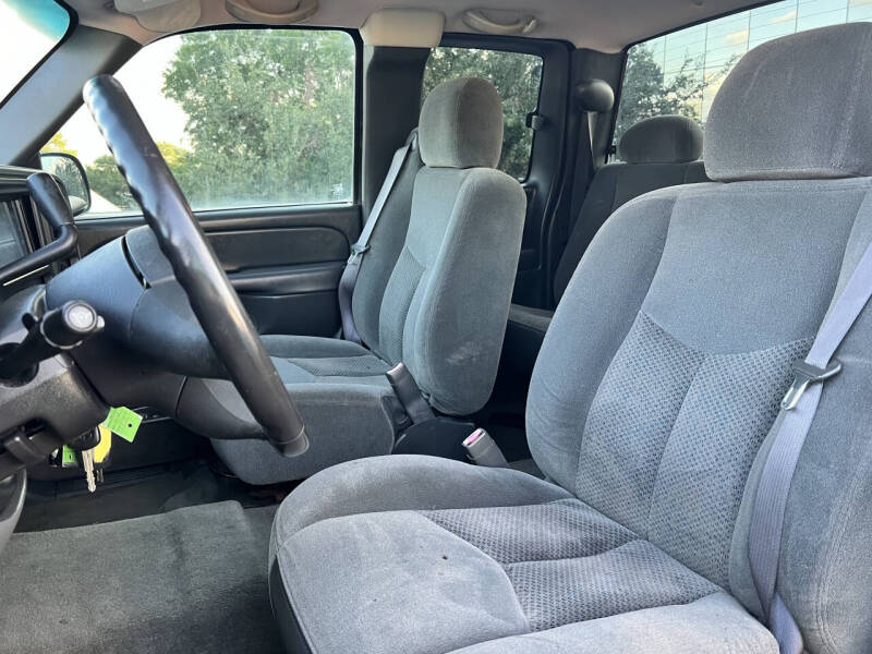 2004 Chevrolet Silverado 1500 LS