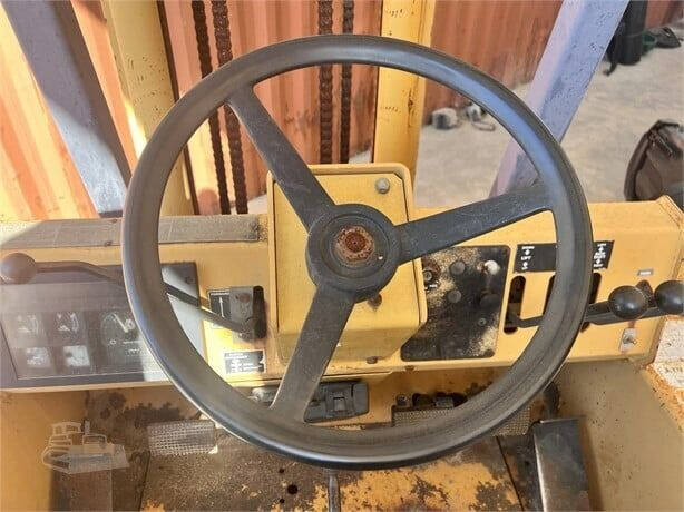 1999 Case IH  586E