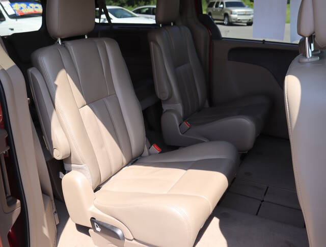 2013 Chrysler Town and Country for sale at Modern Automotive Group LLC in Lafayette, TN