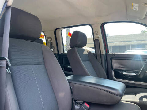 2009 Mitsubishi Raider LS