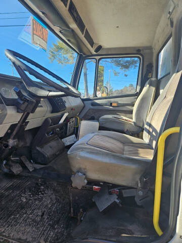 2002 Freightliner F70