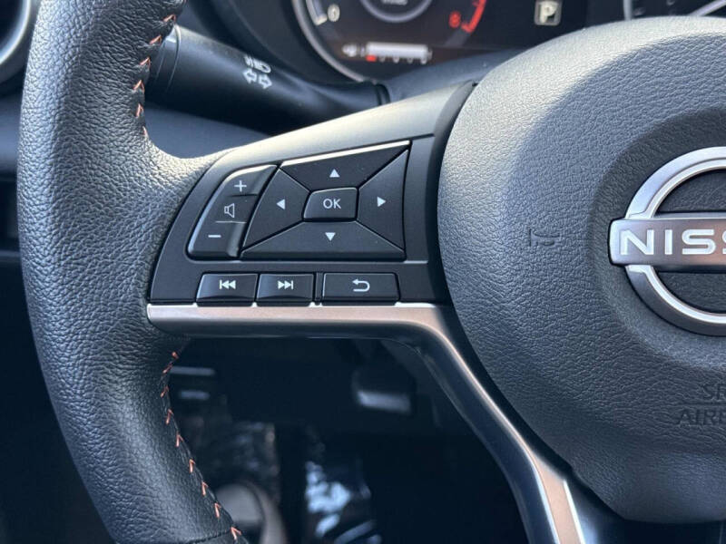 2025 Nissan Versa SR