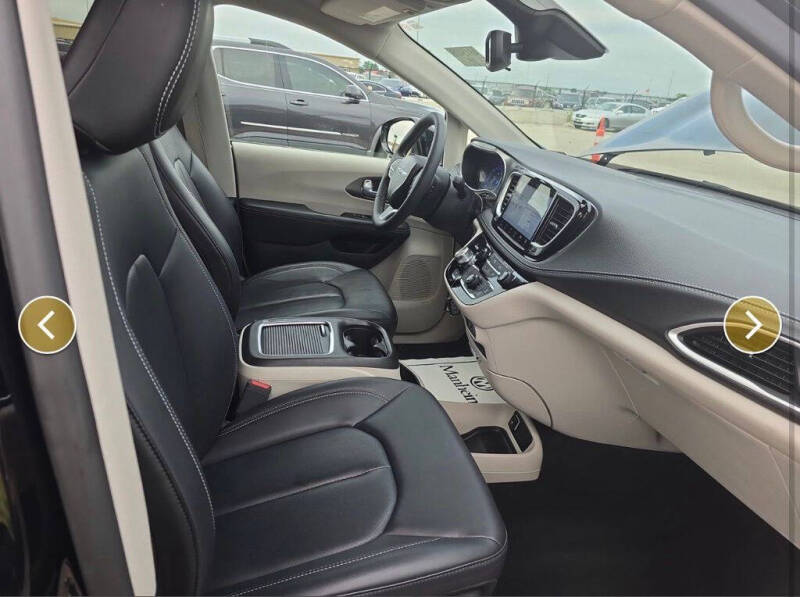 2024 Chrysler Pacifica Touring L