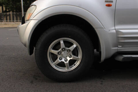 2000 Mitsubishi Pajero